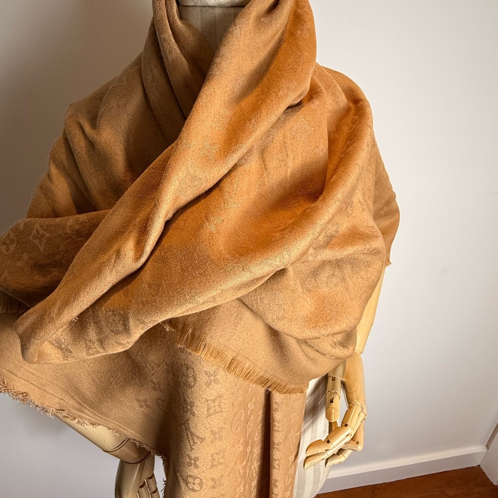 Louis Vuitton Champagne Scarf